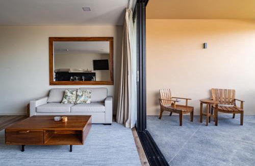 El Zonte House | Spacious Apartment with Balcony