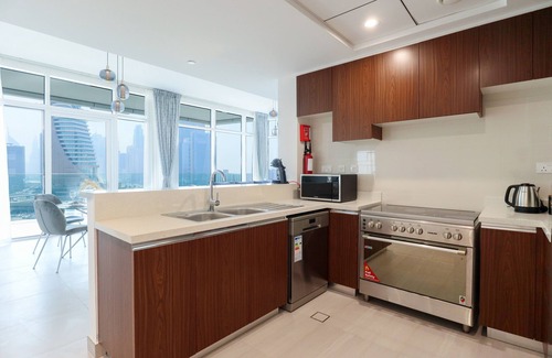 Bur Dubai Apartment | Spacious Apt Near Zabeel Park With Panoramic Views