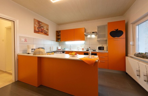 Otocac Apartment | Spacious apt. with free parking lot, in a silent street, only 200 m from center.