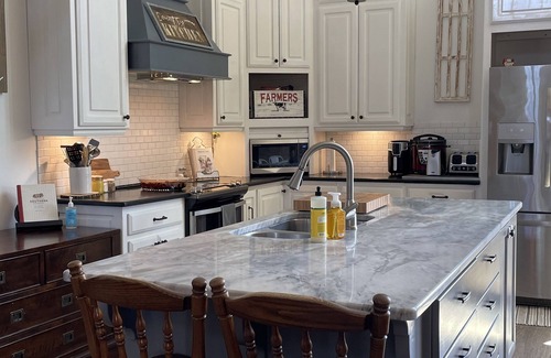 McLennan County House | Spacious Barndominium with Wifi, Games
