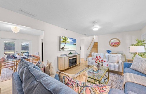 Palm Beach - West Palm Beach House | Spacious Beach Retreat | Private Pool | Pickleball