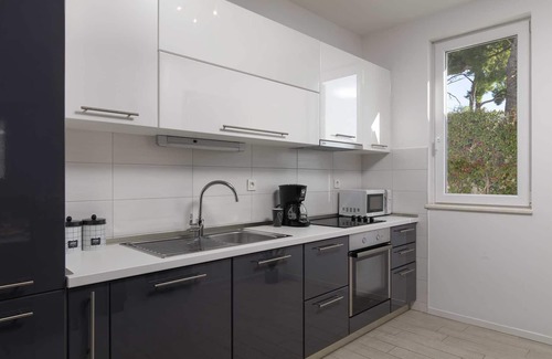 Podstrana Apartment | Spacious Beachfront Apartment Tanita No.1