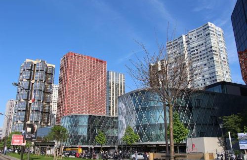 Grenelle Apartment | Spacious & Bright 2BR Apartment - Heart of 15th