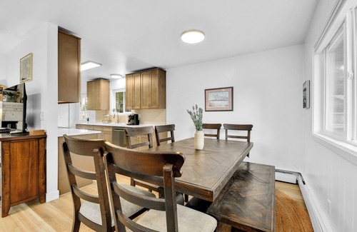 Northeast Anchorage House | Spacious, bright 5-bedroom in Anchorage with hot tub & great outdoor space!