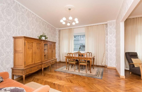 Tatari Apartment | Spacious bright apartment in the center of Tallinn