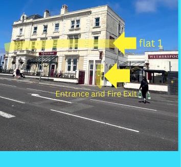 Burnham-on-Sea Apartment | Spacious Burnham-on-Sea flat in the town centre with sea views