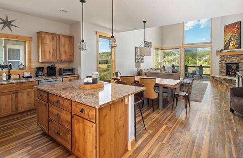 Winter Park House | Spacious cabin w/deck views & hot tub
