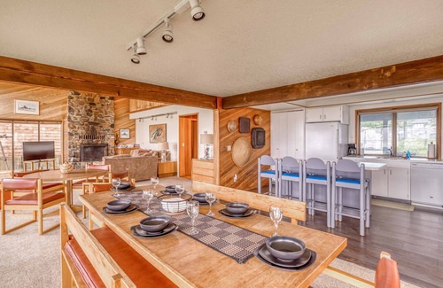 Downtown Cannon Beach House | Spacious Casual Oceanfront with Direct Beach Access is Also Steps From Downtown!