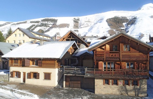 Les Deux Alpes Ski Chalet | Spacious chalet 15 people, 7 rooms, sauna & jacuzzi
