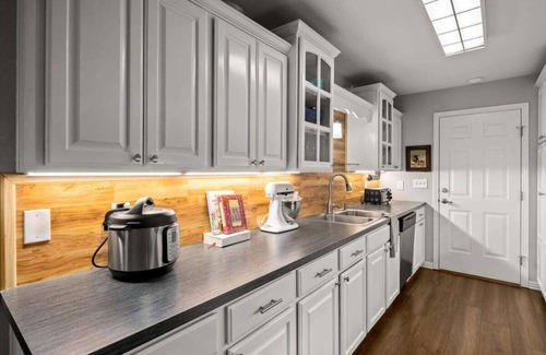 Fayetteville House | Spacious Charm: Duplex Haven in Fayetteville