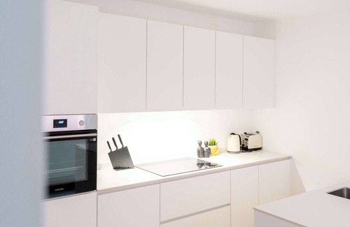 South Antwerp Apartment | Spacious City Getaway for 8 in Antwerp