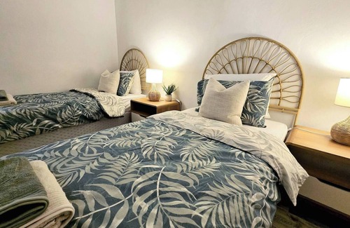 Kings Cross Apartment | Spacious City Pad with Pool and Spa