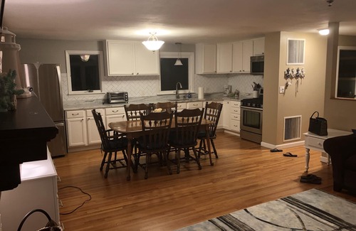 Saunderstown House | Spacious coastal living with AC near Narragansett Beaches