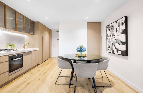 Melbourne Central Business District Apartment | Spacious Collins St Apartment with City View + Gym