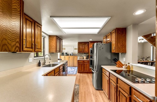 Monument House | Spacious Comfort in Scenic Monument