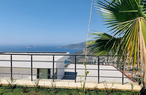 Kalkan House | Spacious, Comfortable 1 Bed Private Villa with the most fabolous Kalkan BayViews