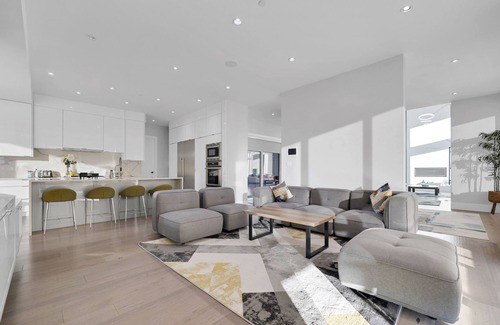 Squamish House | Spacious, comfortable family home situated in a serene location. Stunning views!