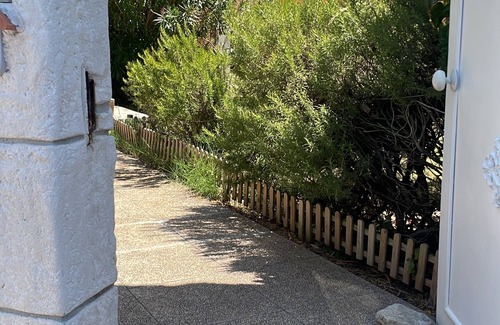 Monteux House | SPACIOUS & COMFORTABLE house in MONTEUX, next to Parc Spirou and Wave Island.