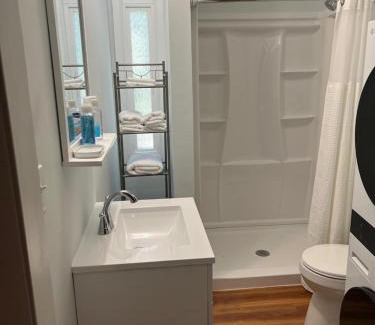 Tallahassee House | Spacious comfortable Studio Unit