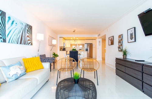 Sunny Isles Beach Condo | Spacious condo w/open layout across from the beach | WIFI + Parking