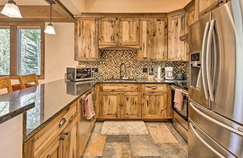 Summit Cove Condo | Spacious Condo < 4 Mi to Keystone Resort!
