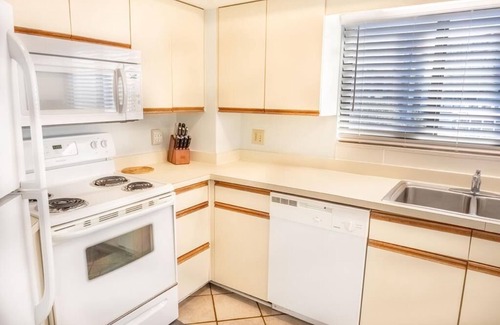 Myrtle Beach Condo | Spacious Condo on Myrtle Beach's North End, Close to Many Attractions - Carol