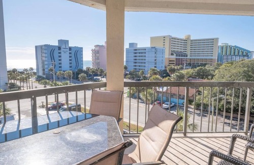 Myrtle Beach Condo | Spacious Condo on Myrtle Beach's North End, Close to Many Attractions - Carol