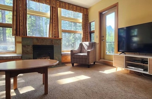 Three Sisters Mountain Village Resort | Spacious Condo Unit Nestled on Three Sisters Mountainside