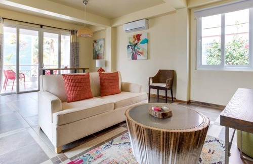 Placencia Resort | Spacious Condo w/ Kitchen, WiFi, & Balcony - Steps to Beach, Dining, & Shops