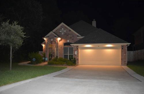 Walden on Lake Conroe House | Spacious Conroe Home around 4 miles to the Lake