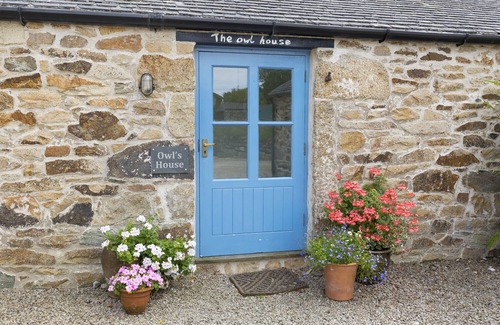 Saint Erth Praze House | Spacious converted barn on a real Cornish lane, near Hayle and St. Ives
