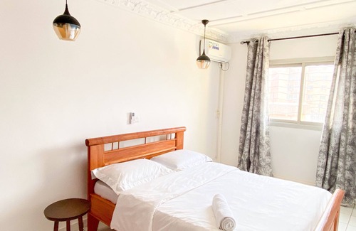 Yaounde House | Spacious Cosy, super comfy Dowtown apartememt with Parking and Wifi