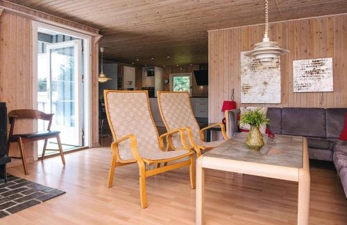 Grønhøj House | Spacious Cottage in Pine - By Traum Ferienwohnungen