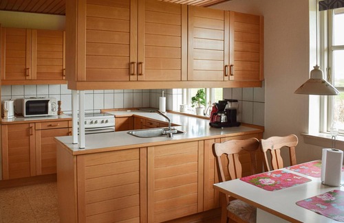 Østerskov House | Spacious cottage with sea view.