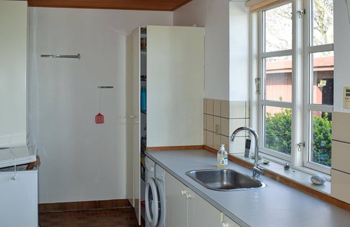 Østerskov House | Spacious cottage with sea view.