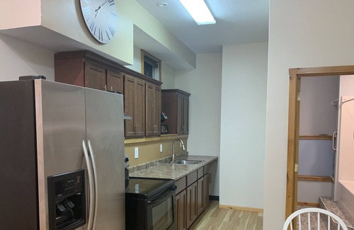 Tiverton Apartment | Spacious Cozy Fully equipped and updated 1 BR Apt