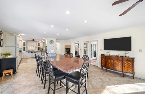 Avalon House | Spacious Custom Home: everything Avalon offers: Beach, Pool, Tennis, Hot Tub!