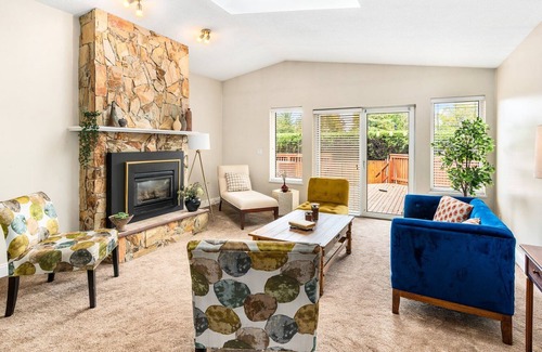 Delta House | Spacious Delta Oasis Sleeps 14