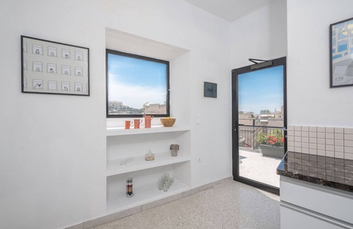 Monastiraki Apartment | Spacious designer apartment in the heart of Athens