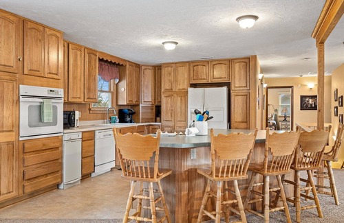 Red Lodge House | Spacious, Dog Friendly with Hot Tub - Elk Ridge
