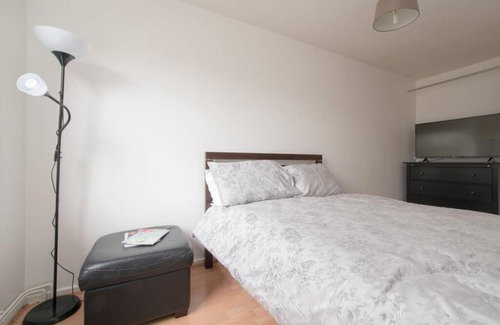 Haggerston Apartment | Spacious Double Room (Mini Guest House)- Haggerston, London Fields