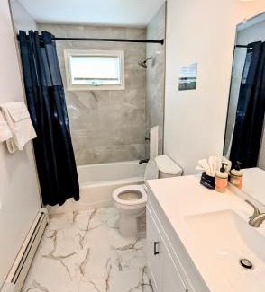 Downtown Anchorage Apartment | Spacious Downtown 2-bdrm Apartment