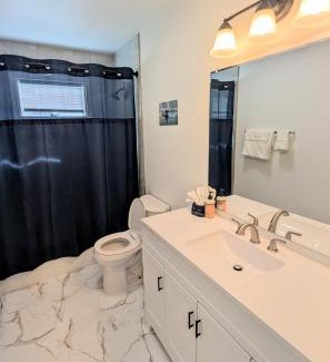 Downtown Anchorage Apartment | Spacious Downtown 2-bdrm Apartment