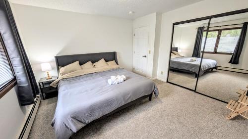 Downtown Anchorage Apartment | Spacious Downtown 2-bdrm Apartment