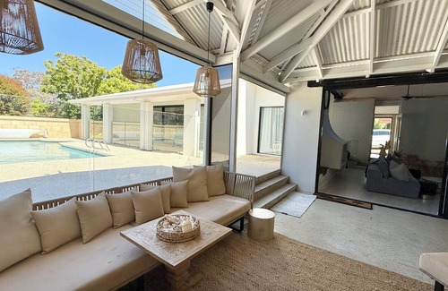 Duncraig House | Spacious Duncraig Dream Home, pool, outdoor entertaining!