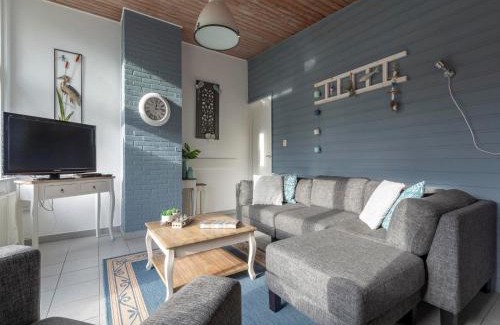 Sint Maartenszee House | Spacious Duo by the Dunes