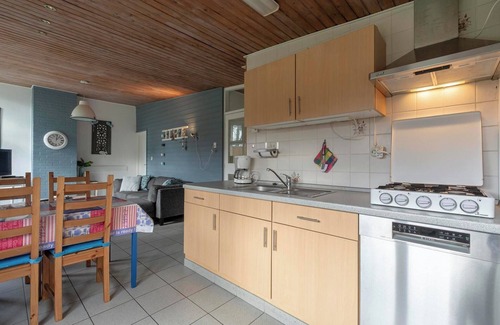 Sint Maartenszee House | Spacious Duo by the Dunes