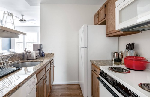 Adams Morgan Apartment | Spacious Dupont Circle 2BR nr. U Street & Glen's Market, by Blueground