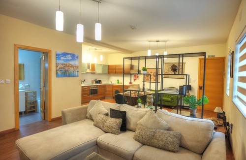 Pieta Apartment | Spacious & elegant 2 bedrooms, 2 bathrooms DBOR1-1