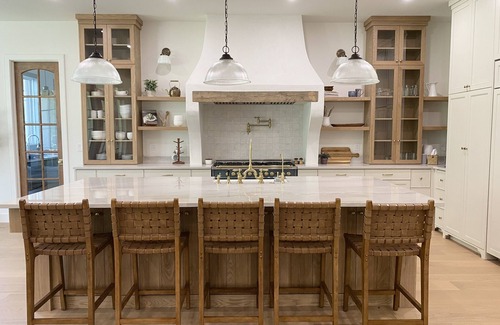 Lebanon House | Spacious English Cottage Nestled in the Nashville Woods